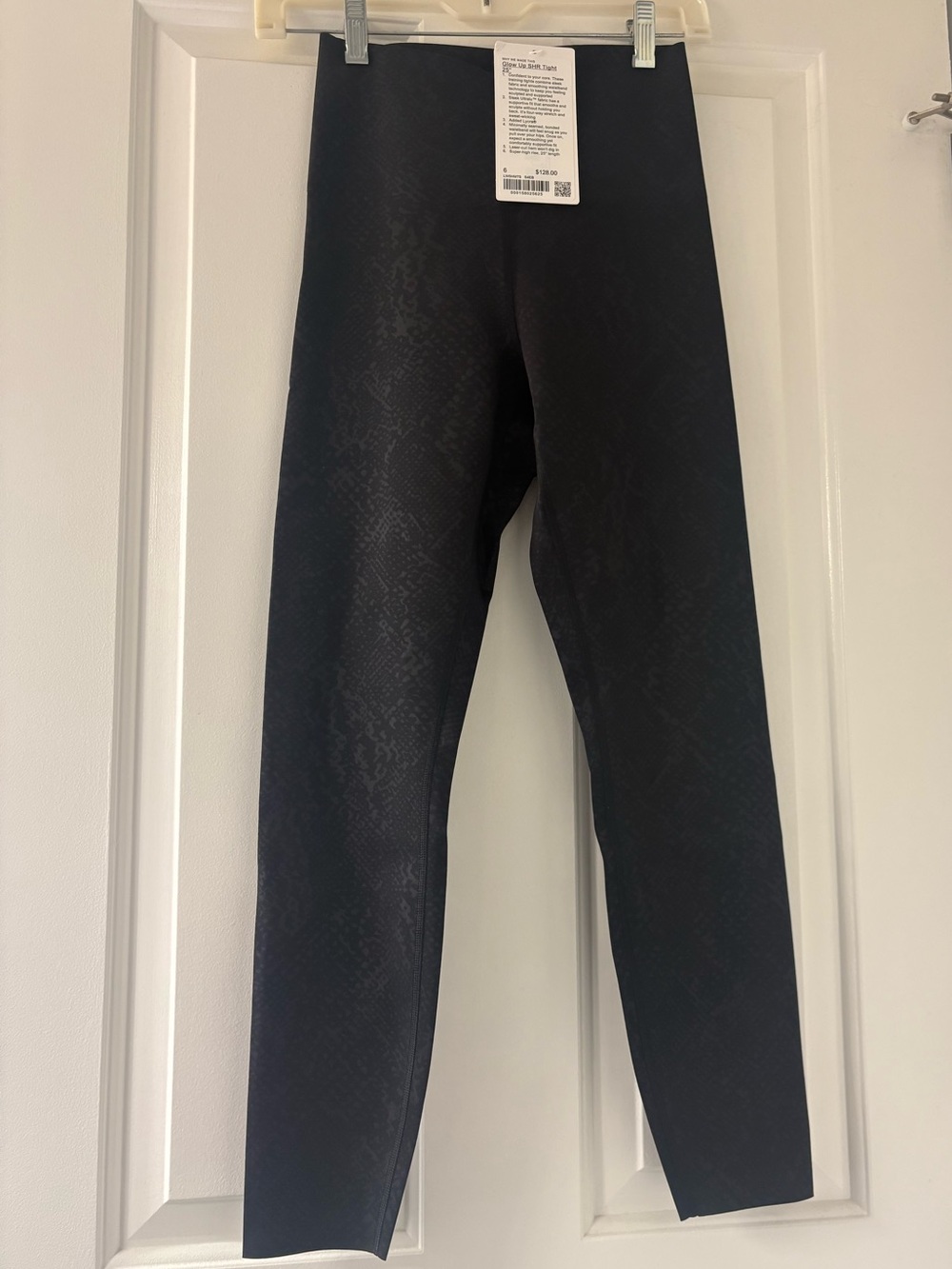 Snakeskin Lululemon Glow Up Black Athletic Pants-NWT (Size 6)